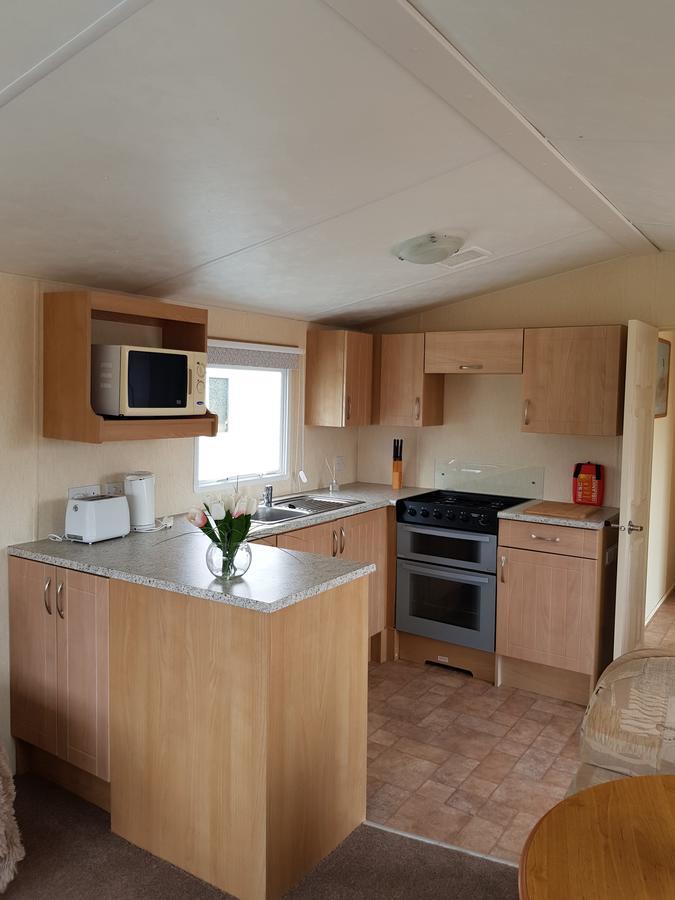 Pitch & Canvas - Self Catering At Broad Oak Farm Hotel Tattenhall Exterior foto